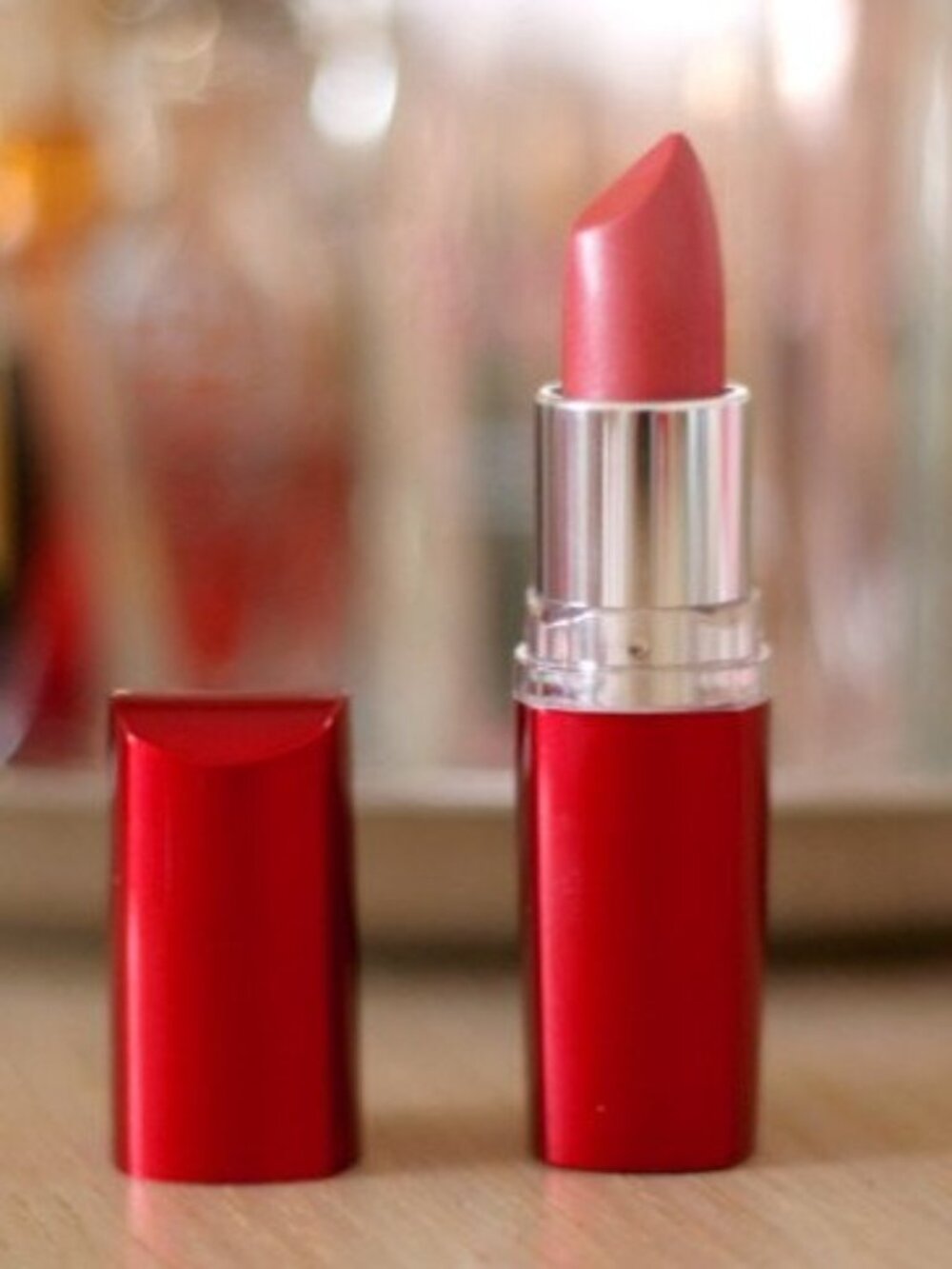 DISCONTINUED Maybelline Moisture Extreme Lipstick